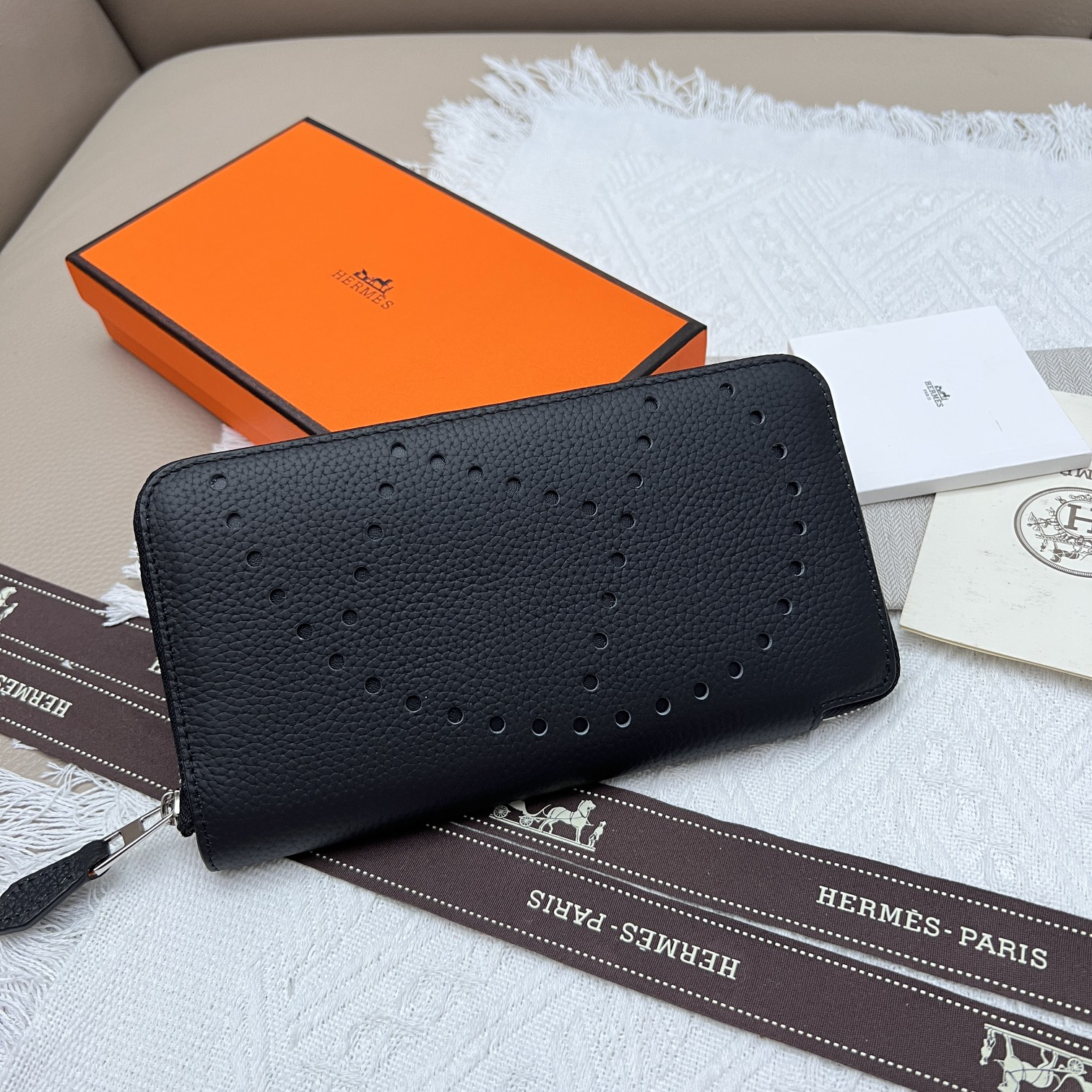エルメス「Hermès」ファスナー式レザーウォレット 10色
