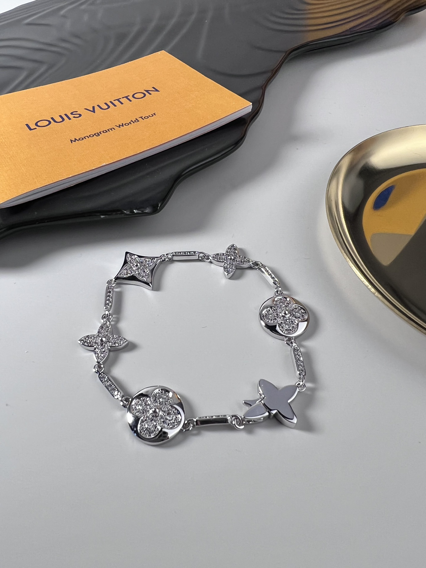 ルイ・ヴィトン「Louis Vuitton」Le Damier de Louis Vuitton ブレスレット