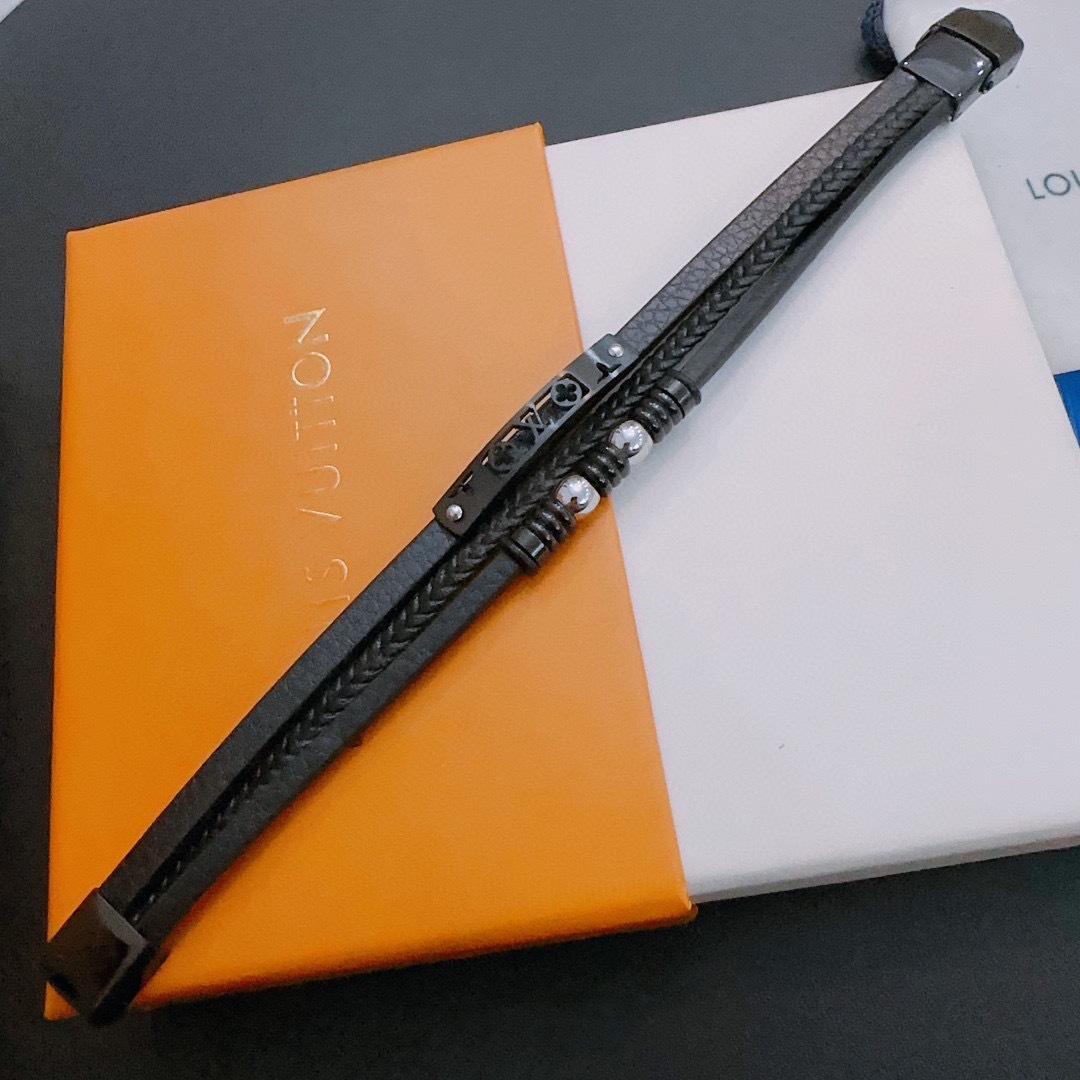 ルイ・ヴィトン「Louis Vuitton」クラシック レザーコード ブレスレット