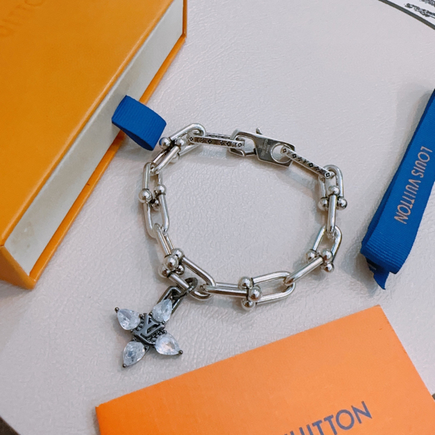 ルイ・ヴィトン「Louis Vuitton」ヴィンテージシルバースタイル ブレスレット