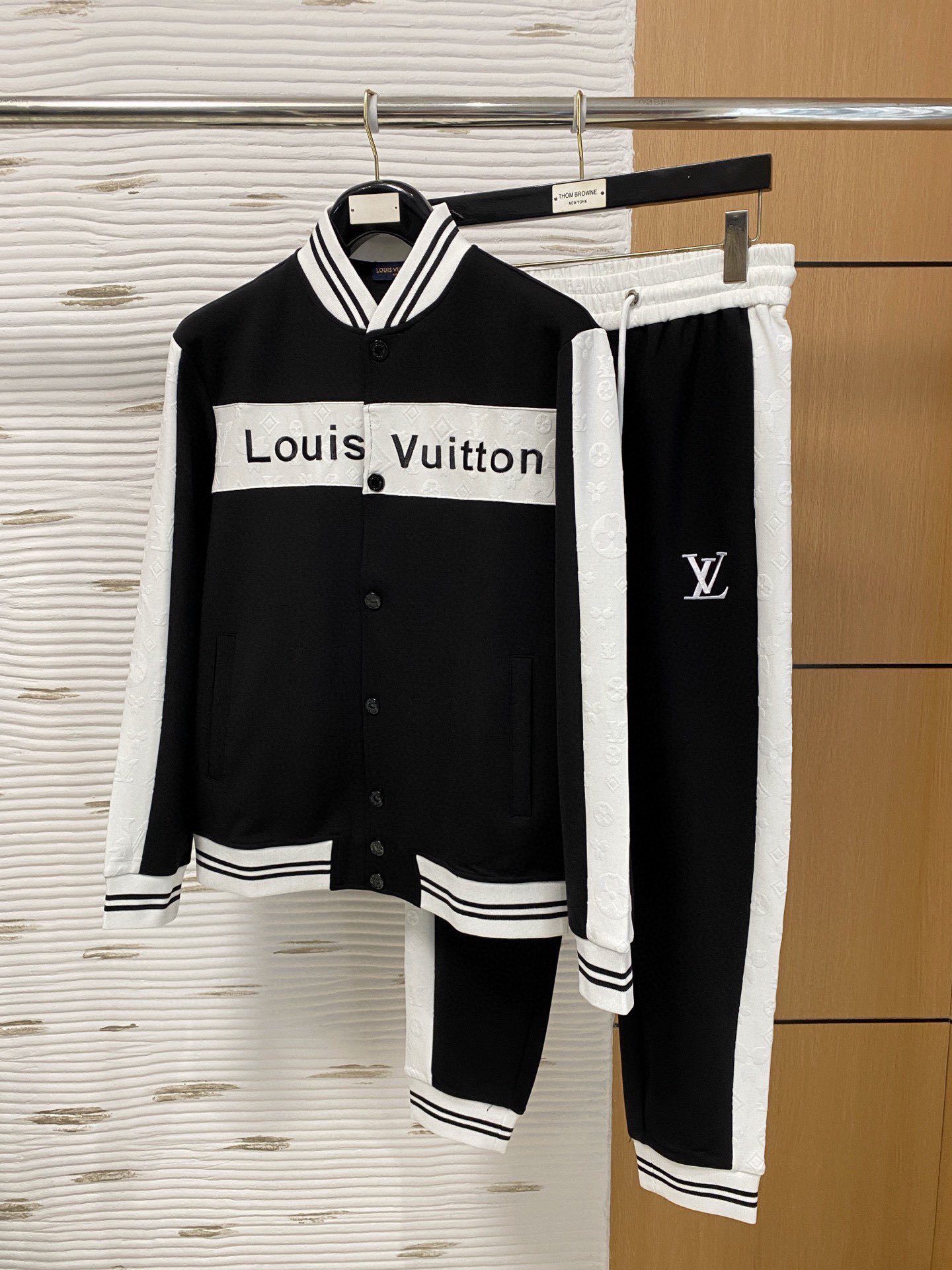 ルイ・ヴィトン「Louis Vuitton」2025 秋冬コレクション トレーナーセットアップ 