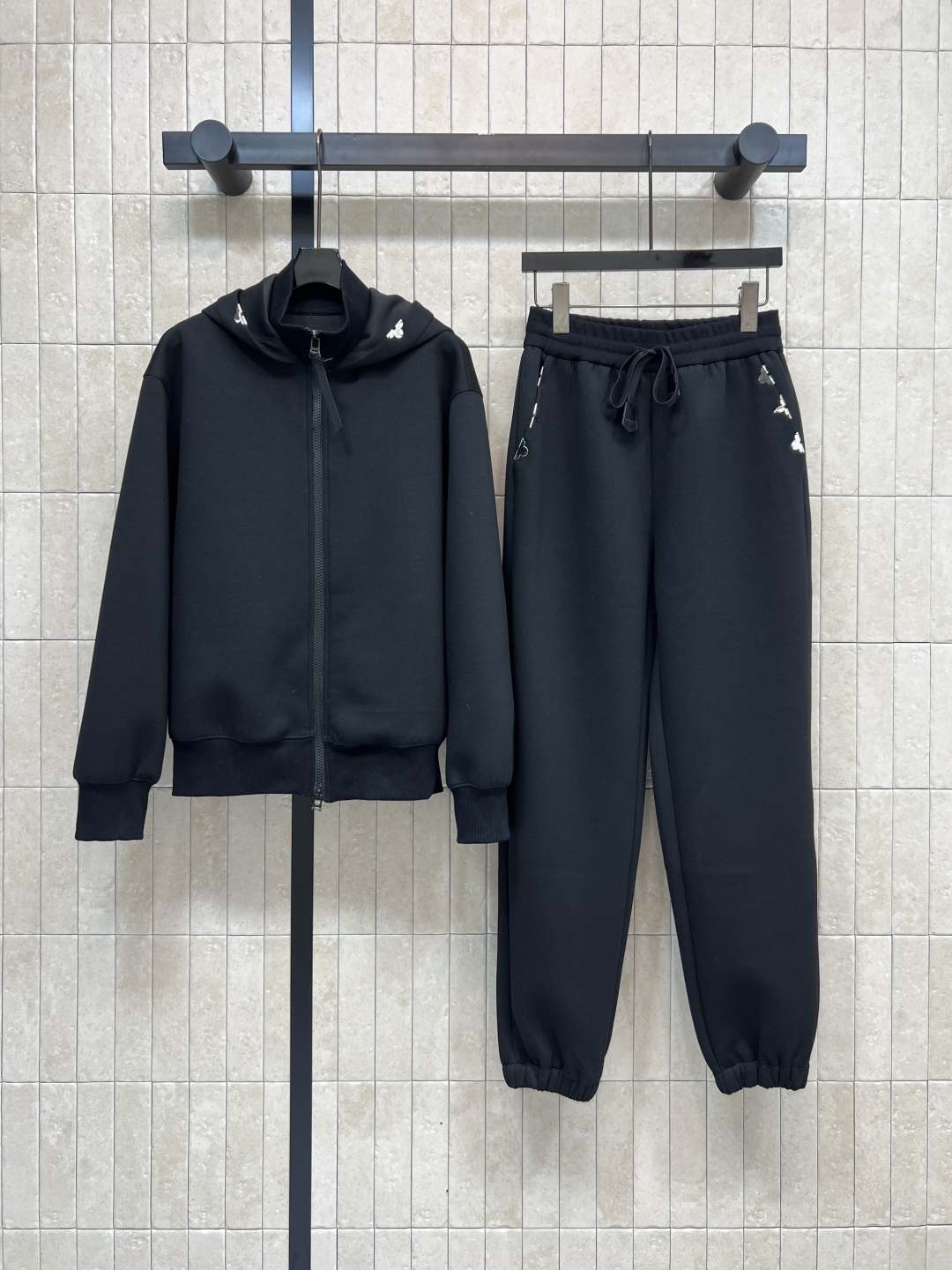 ルイ・ヴィトン「Louis Vuitton」2025秋冬 メンズ スポーツウェア セットアップ