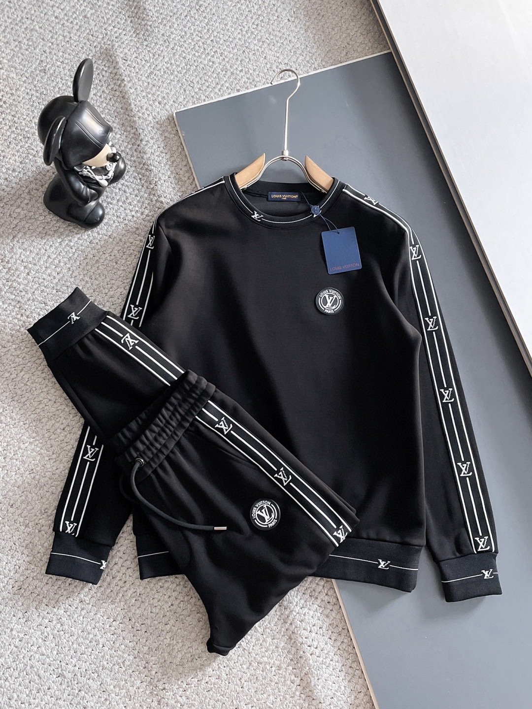 ルイ・ヴィトン「Louis Vuitton」2025秋冬 メンズ スポーツウェア セットアップ