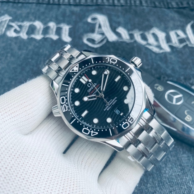 オメガ「Omega」シーマスター 300m ダイバーズ ウォッチ 42mm