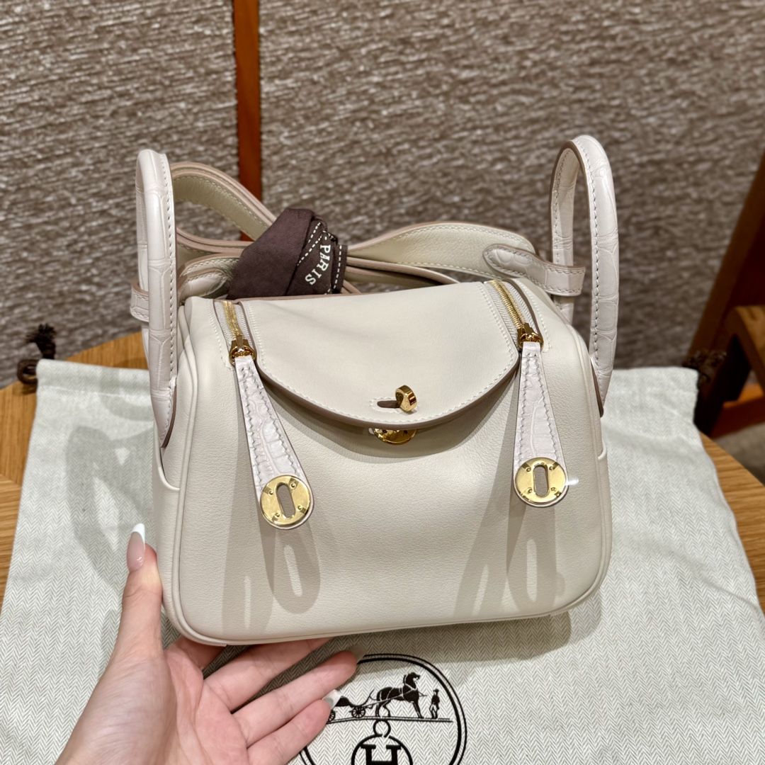 エルメス「Hermès」ミニ リンディ ショルダーバッグ 