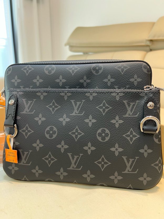 ルイ・ヴィトン「Louis Vuitton」Monogram Eclipse Reverse Trio メッセンジャーバッグ