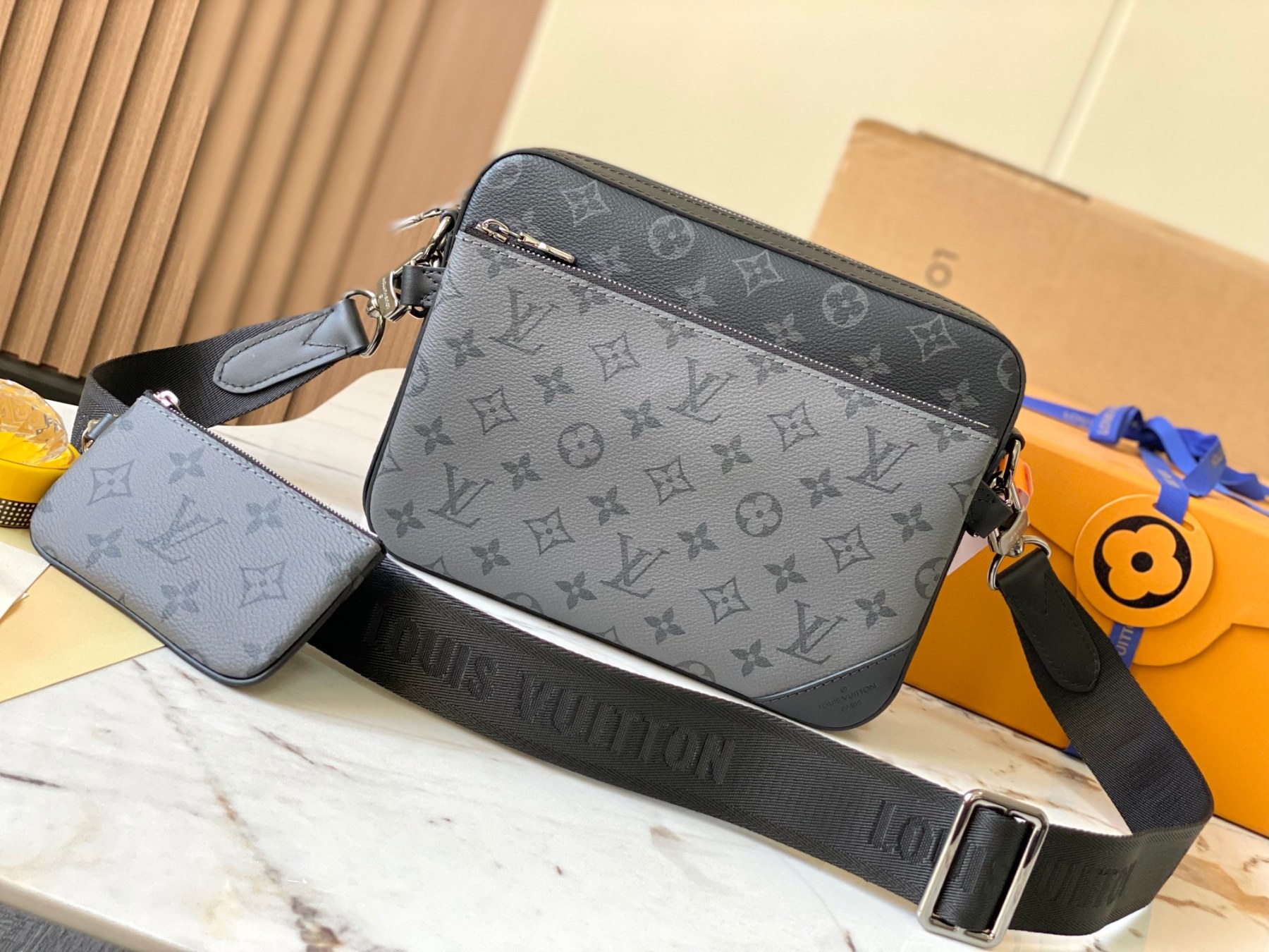 ルイ・ヴィトン「Louis Vuitton」Trio メッセンジャーバッグ