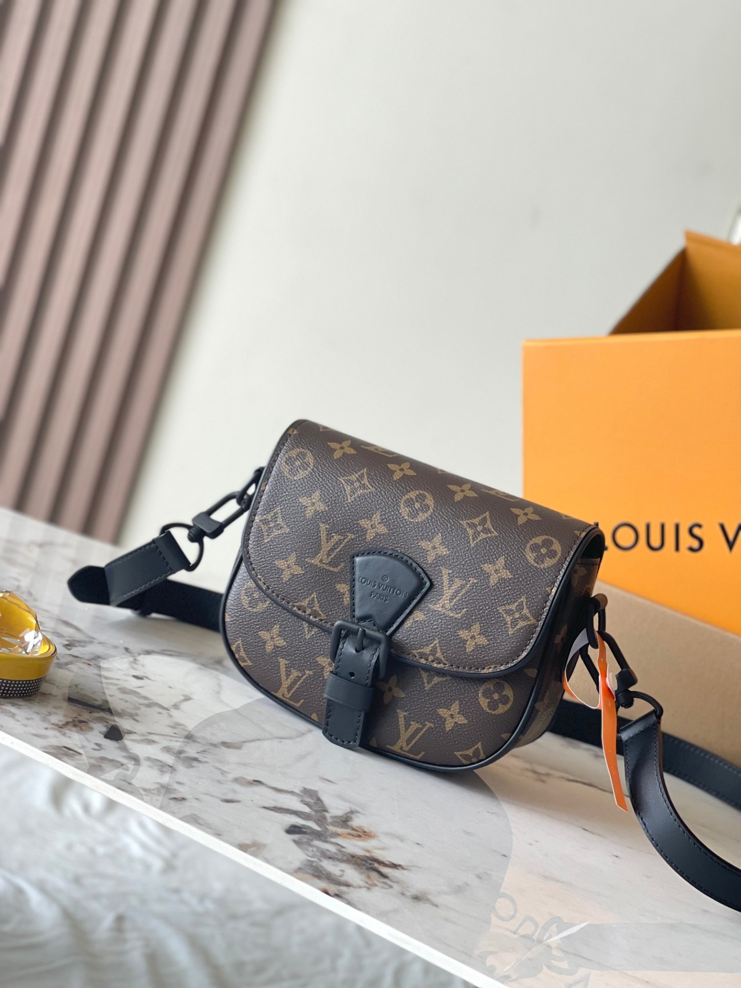 ルイ・ヴィトン「Louis Vuitton」Montsouris メッセンジャーバッグ