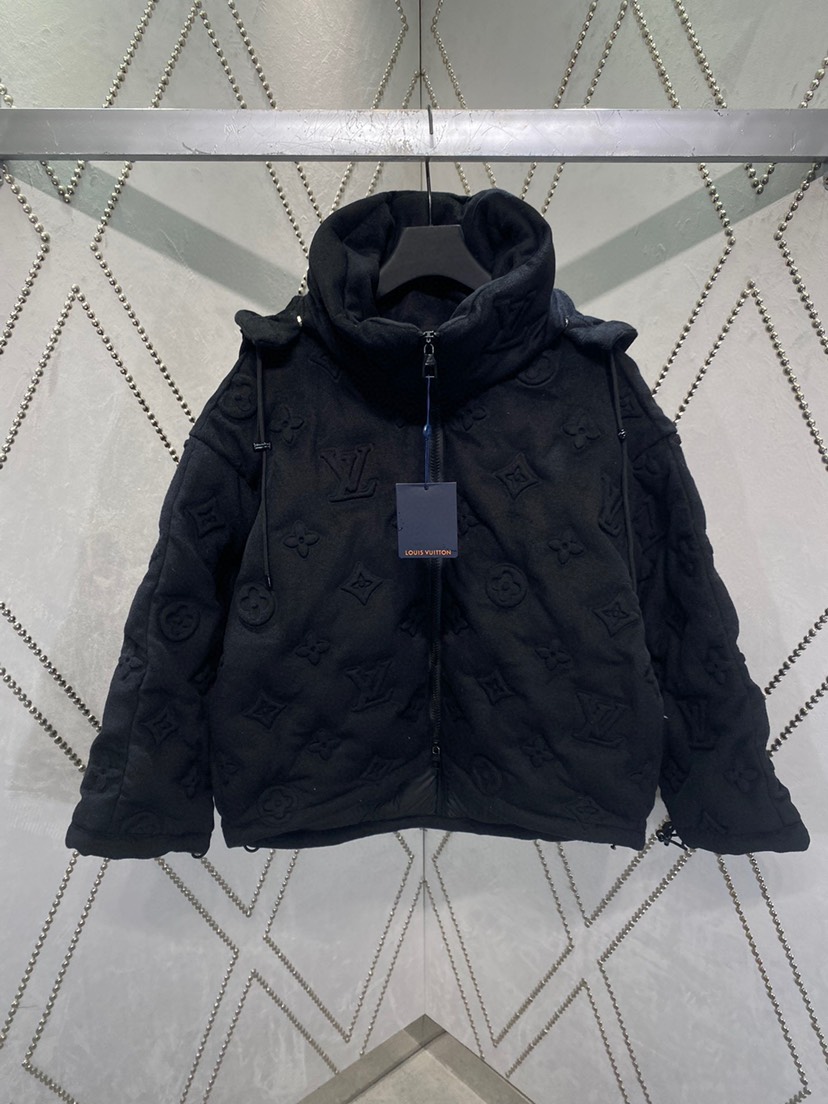 ルイ・ヴィトン「Louis Vuitton」ドゥ-マイユ エンボス加工 ダウンジャケット