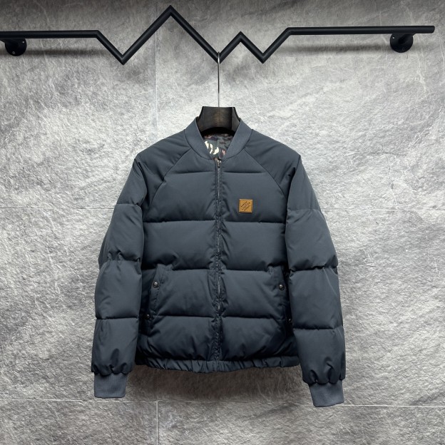 ルイ・ヴィトン「Louis Vuitton」ロゴ プリント ダウンジャケット