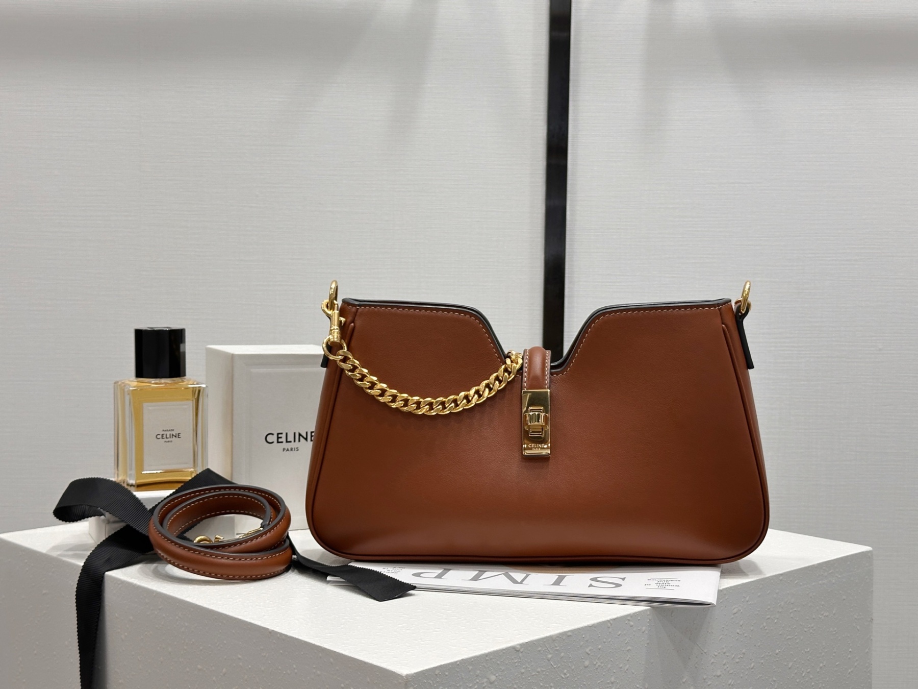 セリーヌ「Celine」CAMILLE 16 SOFT ショルダーバッグ