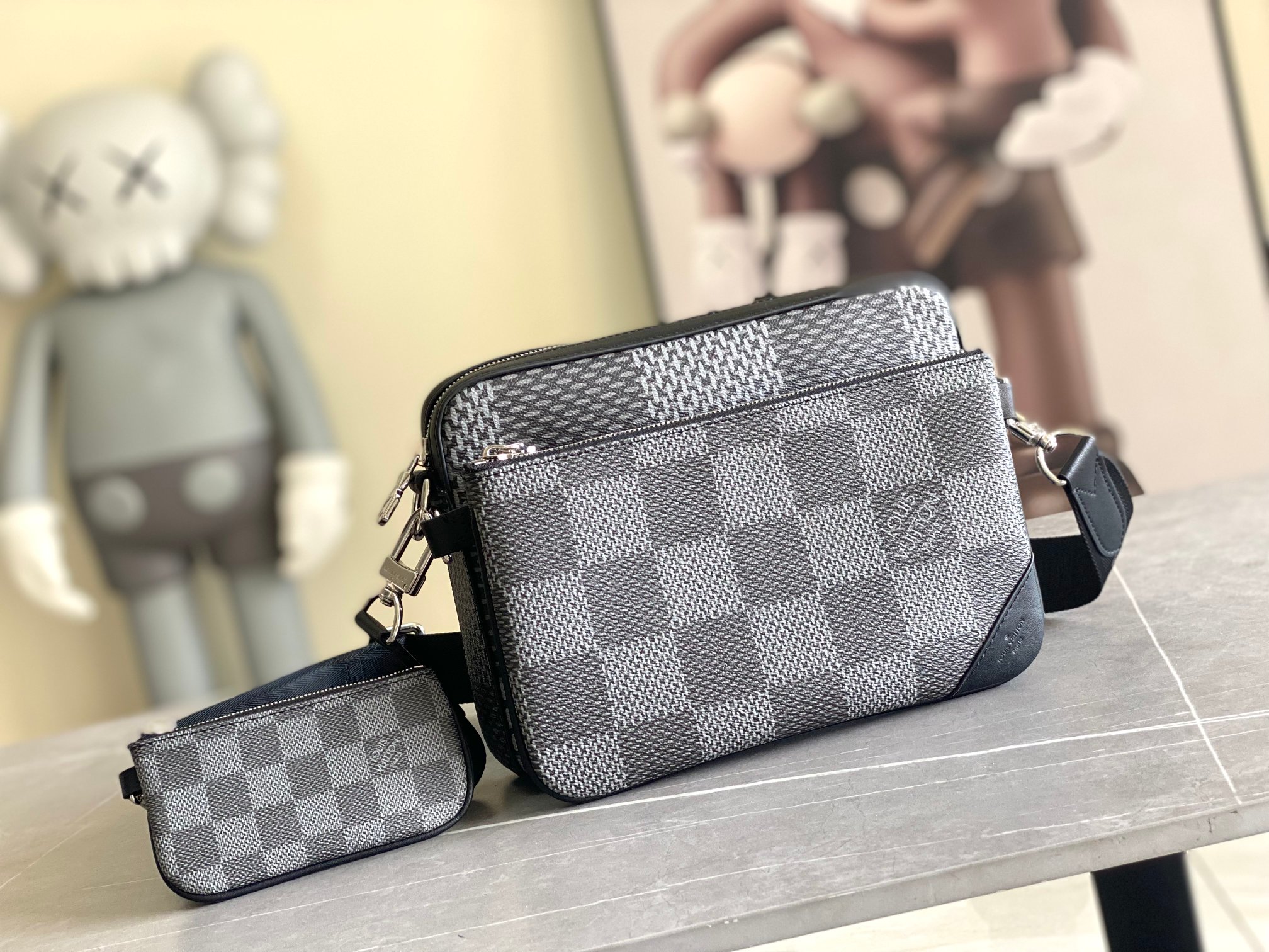 ルイ・ヴィトン「Louis Vuitton」新作 Trio メッセンジャーバッグ