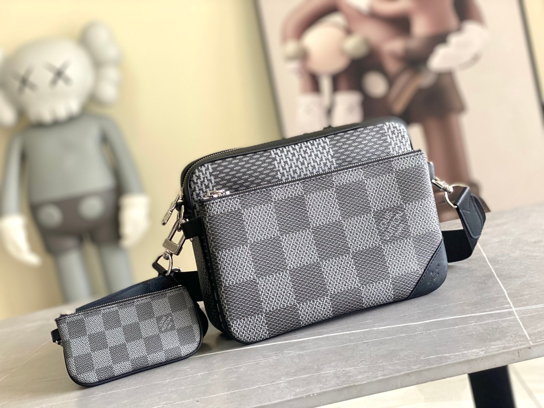 ルイ・ヴィトン「Louis Vuitton」新作 Trio メッセンジャーバッグ