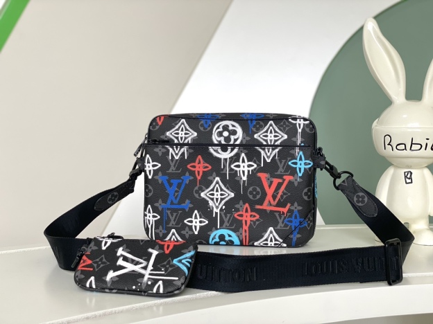 ルイ・ヴィトン「Louis Vuitton」新作 Trio メッセンジャーバッグ