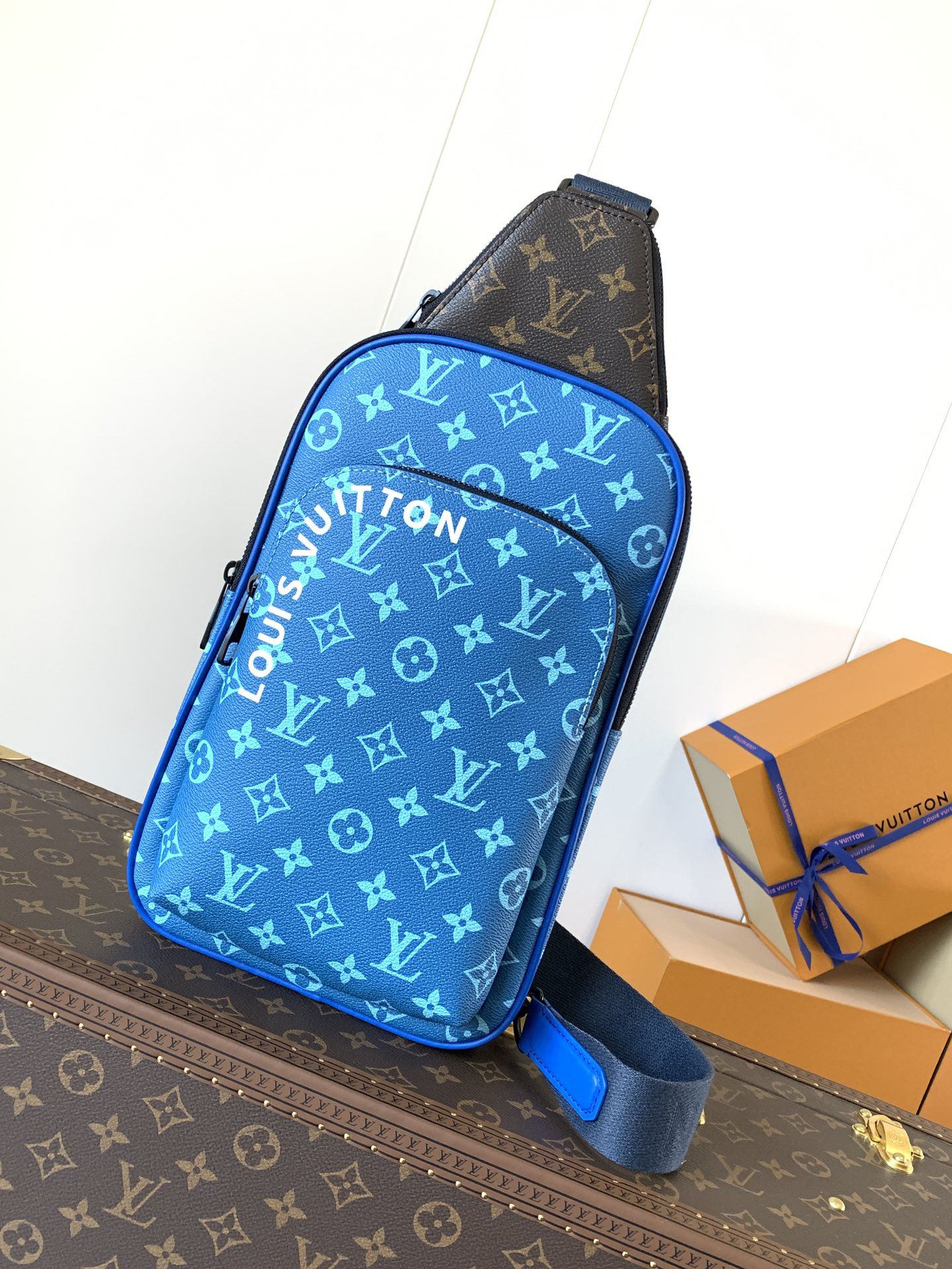 ルイ・ヴィトン「Louis Vuitton」Avenue ショルダーバッグ＆クロスボディバッグ