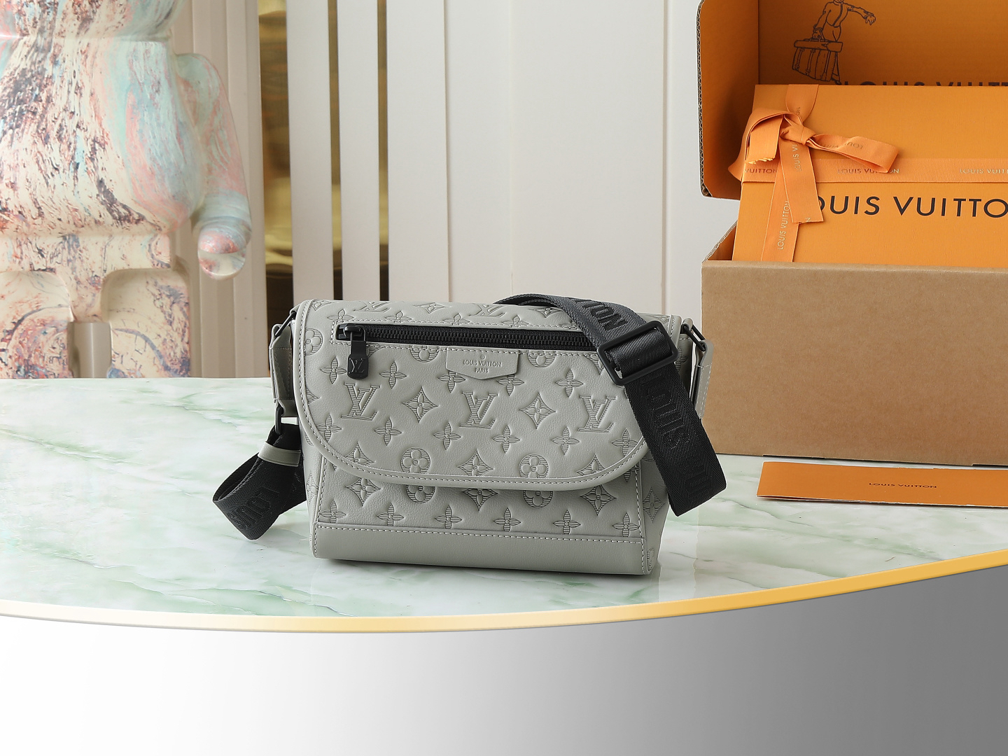 ルイ・ヴィトン「Louis Vuitton」スタイリッシュ メッセンジャーバッグ