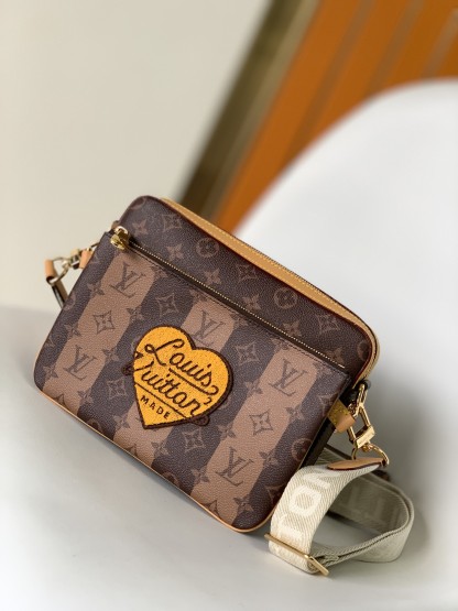 ルイ・ヴィトン「Louis Vuitton」新作 Trio メッセンジャーバッグ
