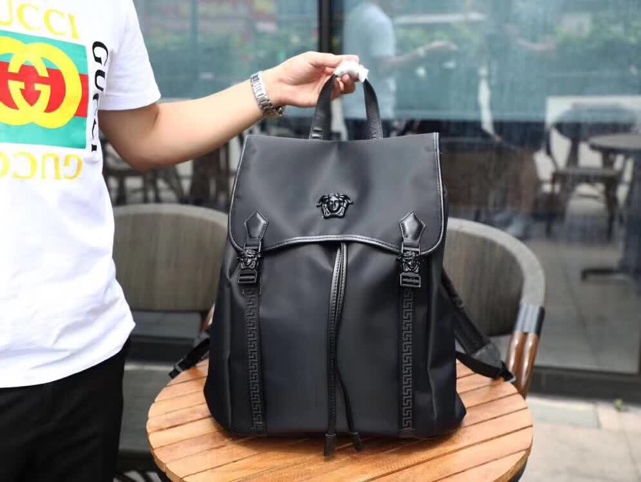 ヴェルサーチ「Versace」メデューサ バックパック