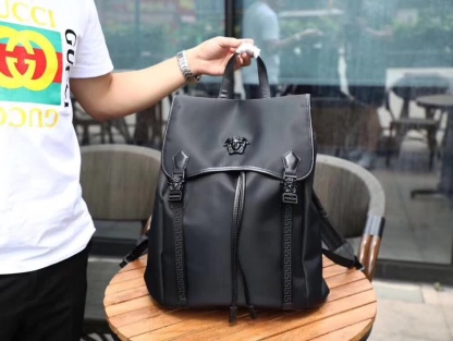 ヴェルサーチ「Versace」メデューサ バックパック