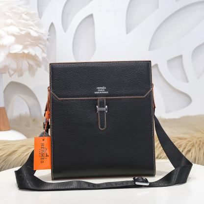 エルメス「Hermès」メンズ Tプレート 縦型クロスボディバッグ