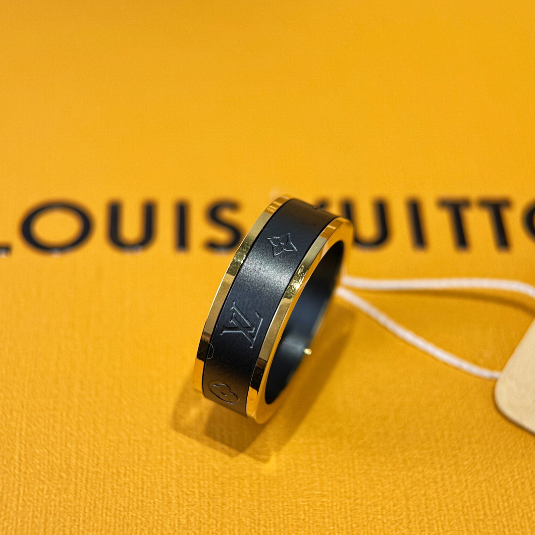 ルイ・ヴィトン「Louis Vuitton」ブラックセラミックリング