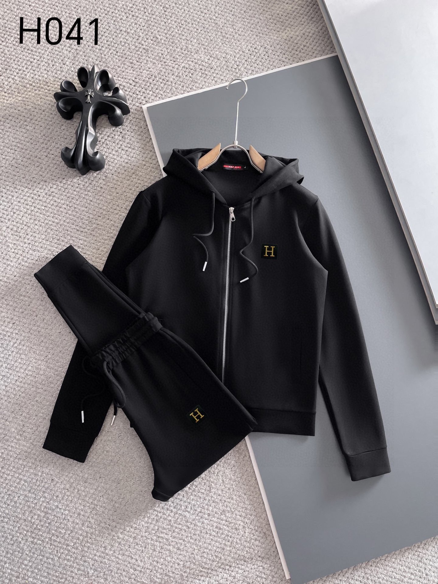 エルメス「Hermès」2026年春夏 ニット&パンツ セットアップ