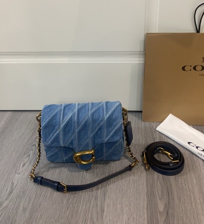 コーチ「Coach」スクエアタビー ショルダーバッグ