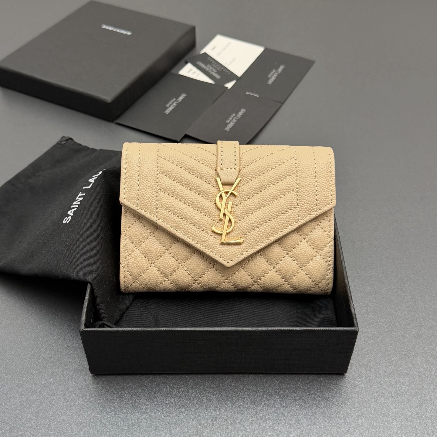 2026サンローラン「Saint Laurent MATELASSE プティ エンベロープ ウォレット