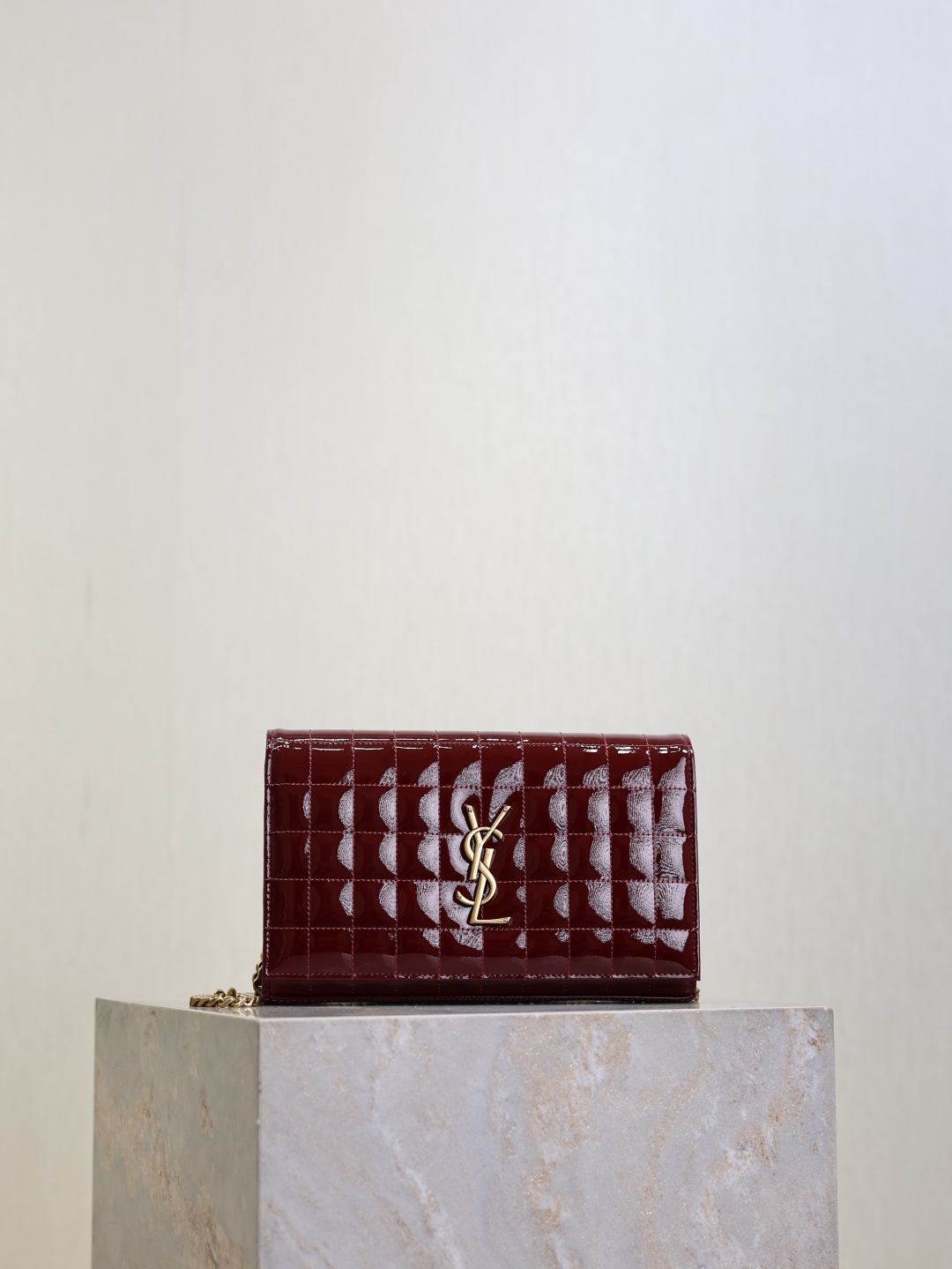 2026サンローラン「SAINT LAURENT CASSANDRE チェーンウォレット（WOC）