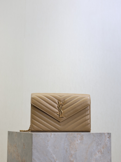 2026サンローラン「SAINT LAURENT MONOGRAMME アンベロープ チェーンウォレット