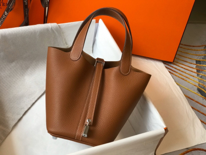 エルメス「Hermès」ピコタン ロック 18 バッグ「Picotin Lock 18 Bag」