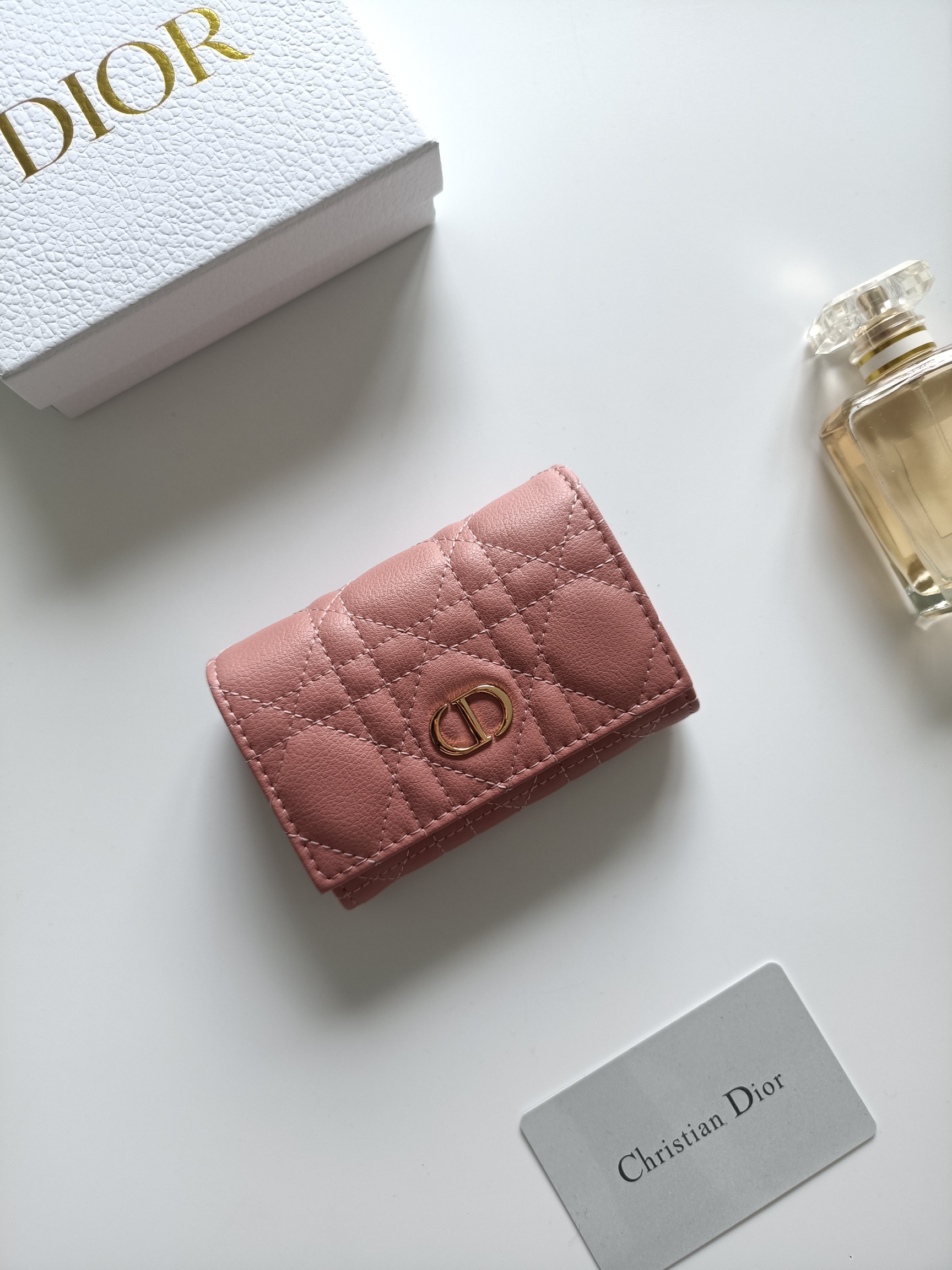 ディオール「Dior」ディオール 30 モンテーニュ グリシン ウォレット / コンパクトウォレット
