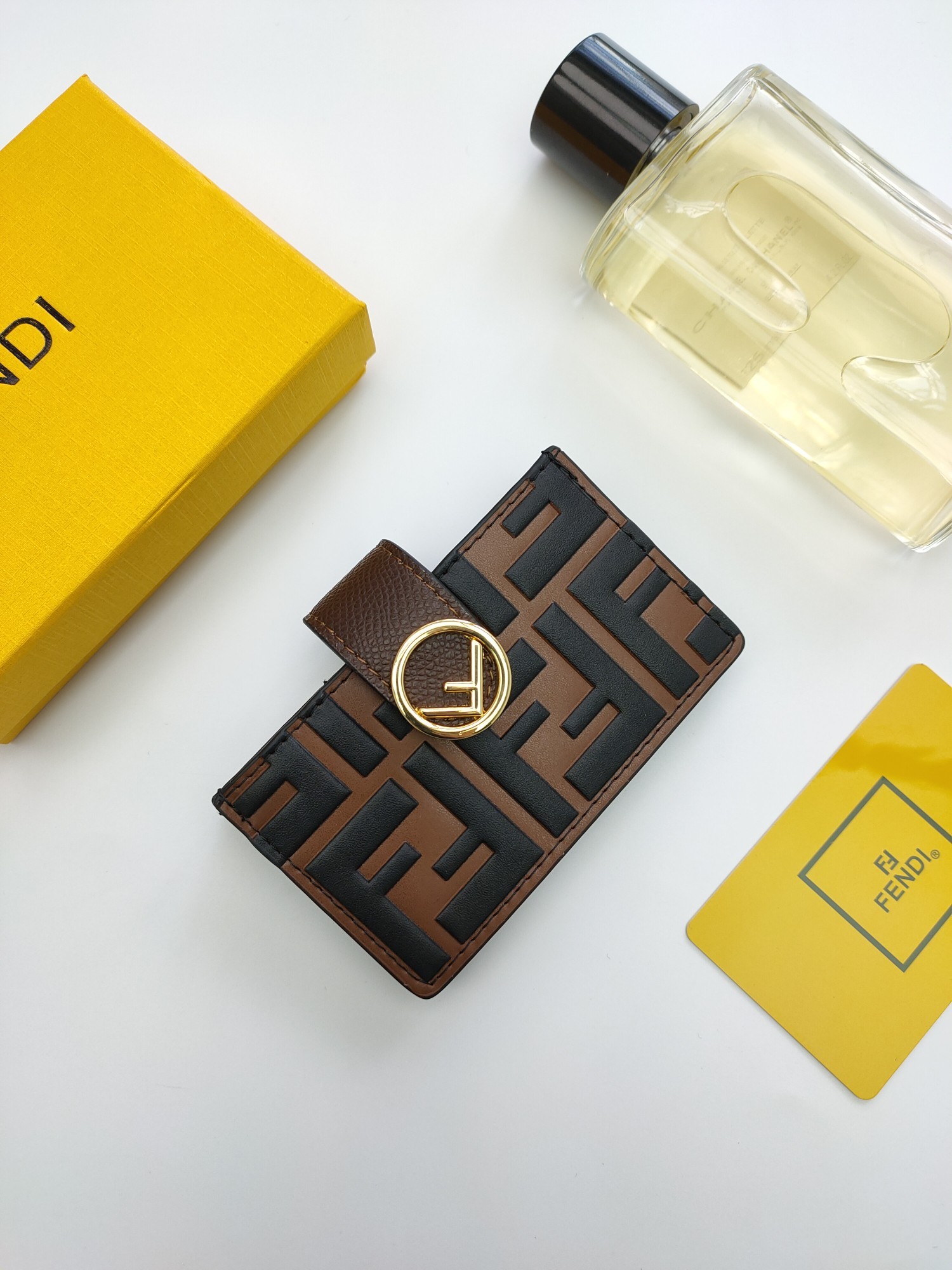フェンディ「Fendi」フェンディ F is Fendi カードケース / カードホルダー
