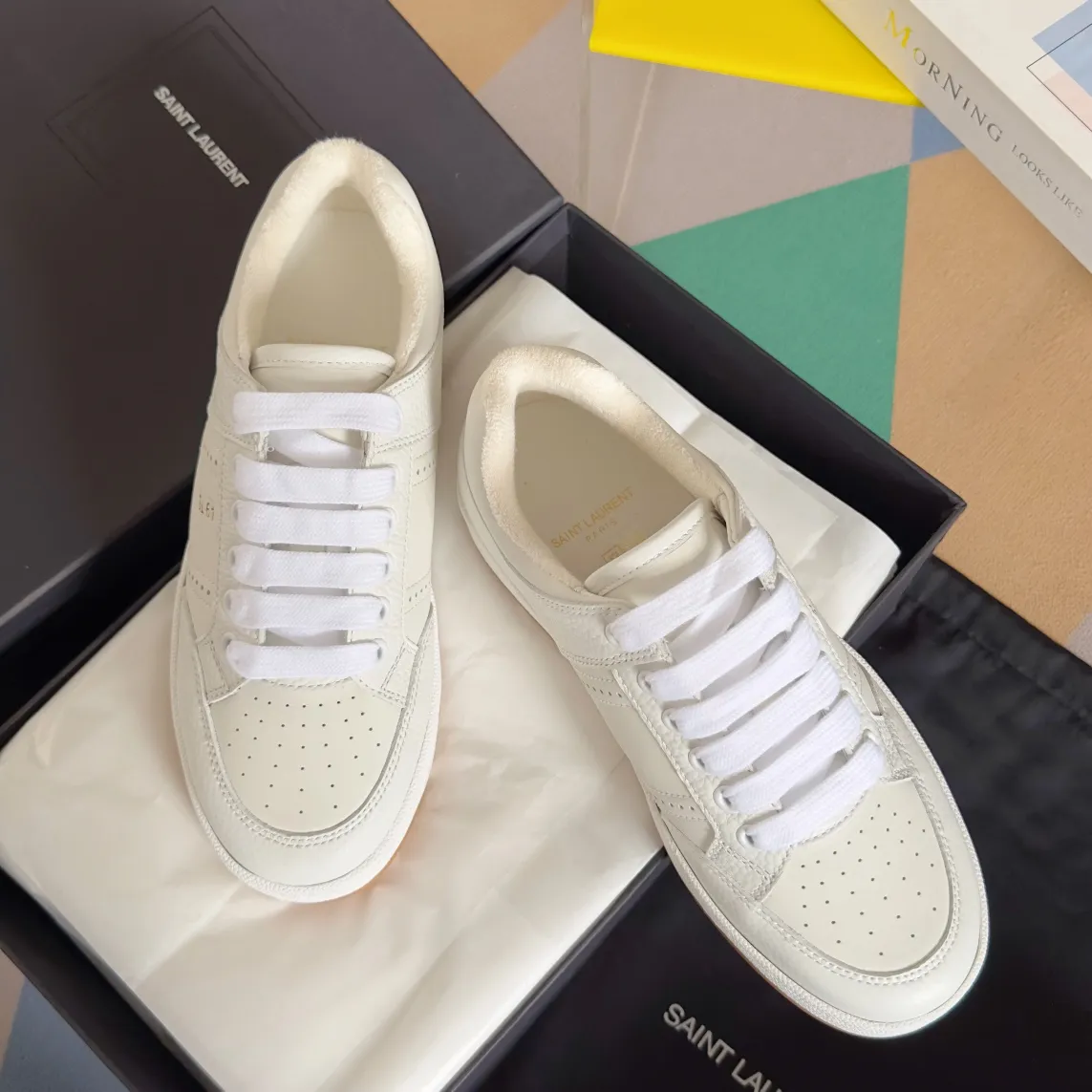 サンローラン「Saint Laurent」 SL61 ローバーカット レースアップスニーカー ブラック＆ホワイト