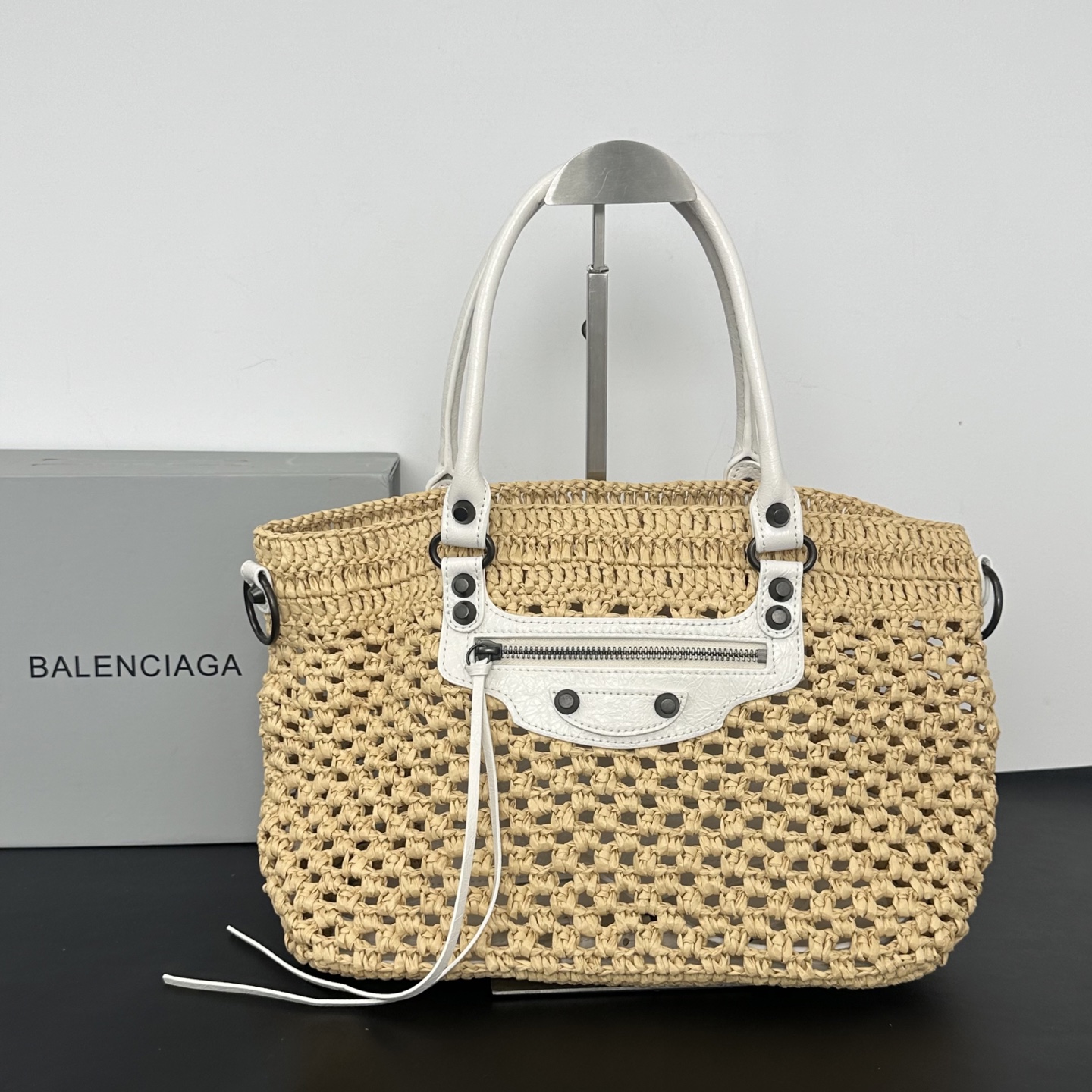 バレンシアガ「Balenciaga」バレンシアガ ル・シティ バスケット / ラフィアトートバッグ