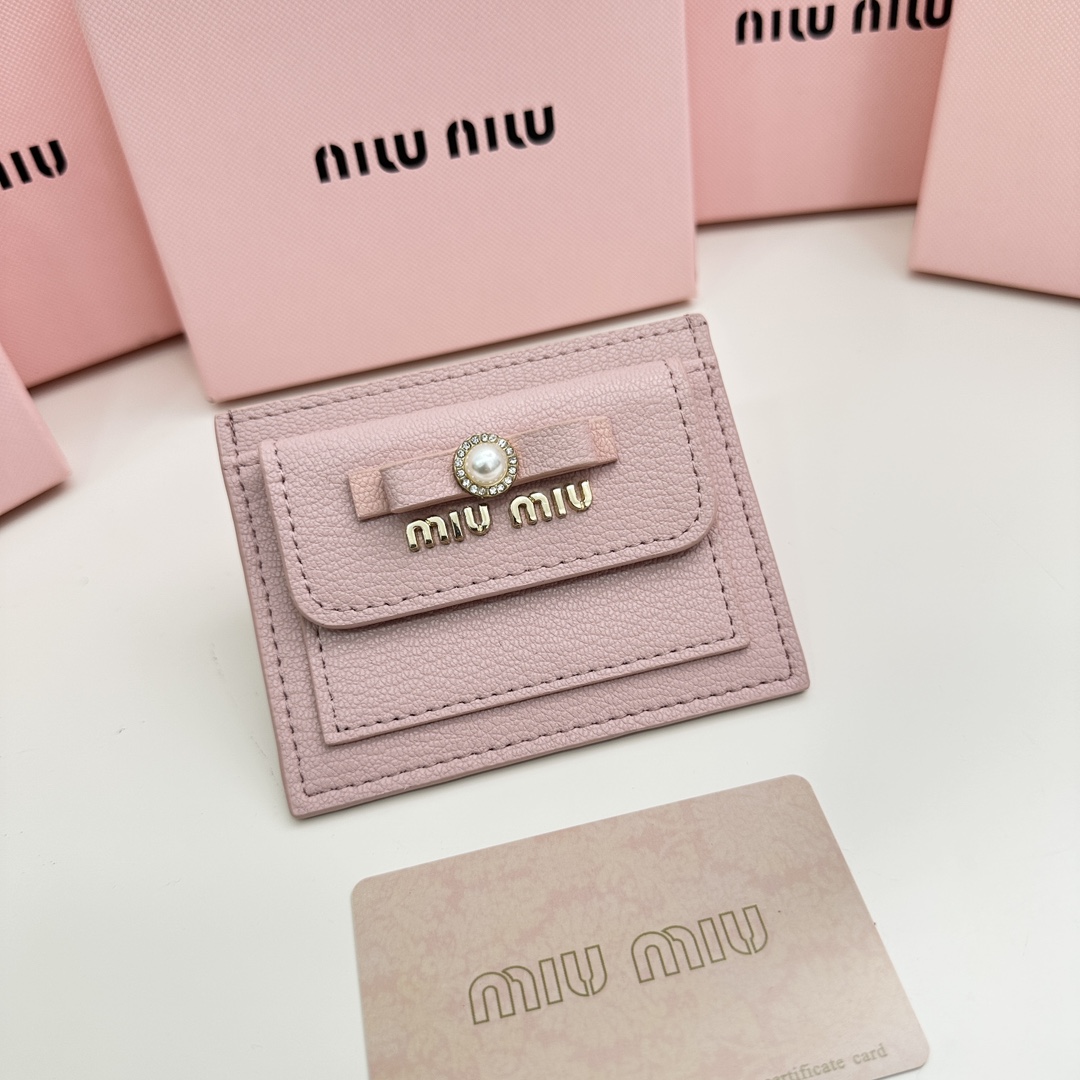 ミュウミュウ「Miu Miu」ミュウミュウ カーフスキン マルチウォレット 5237 / コンパクトウォレット