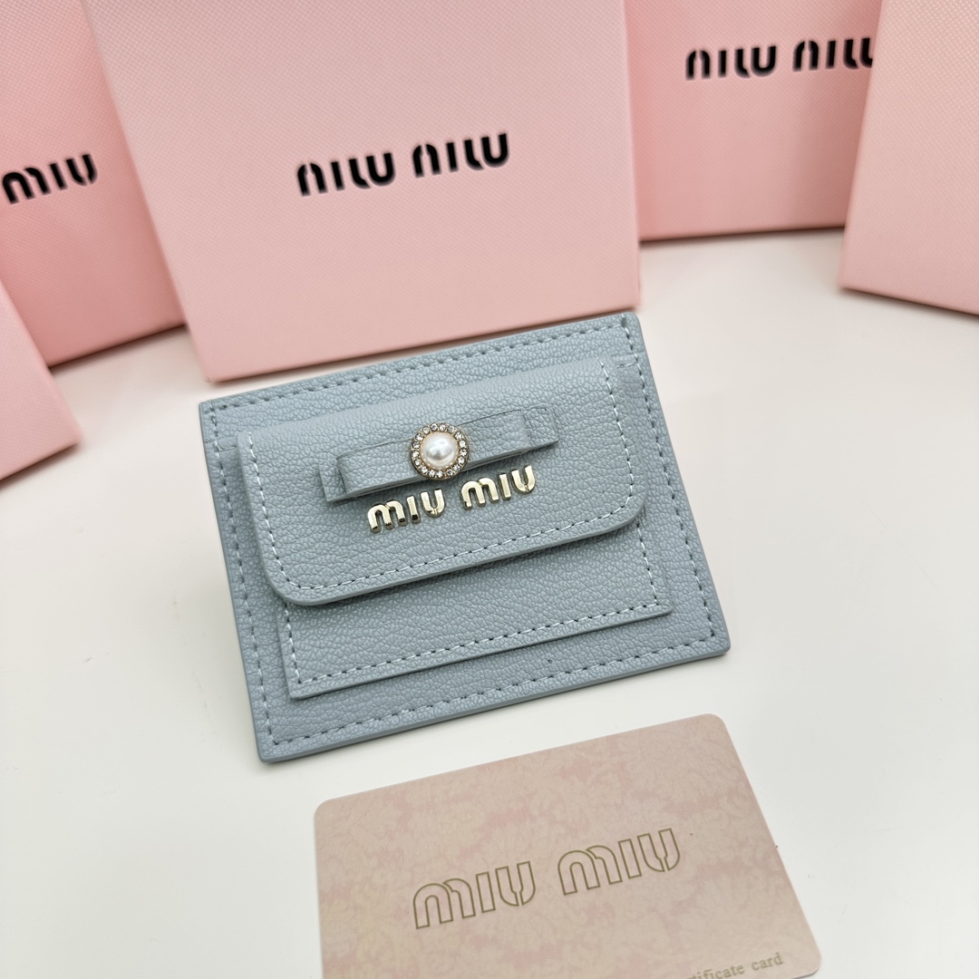 ミュウミュウ「Miu Miu」ミュウミュウ カーフスキン マルチウォレット 5237 / コンパクトウォレット