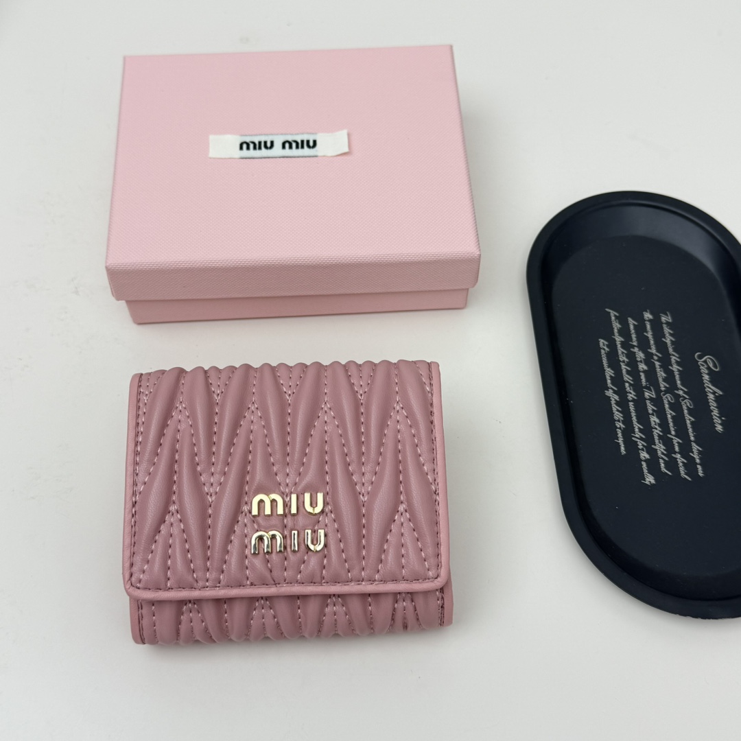 ミュウミュウ「Miu Miu」ミュウミュウ マテラッセ ラムスキン コンパクトバッグ 791 / ショルダーバッグ