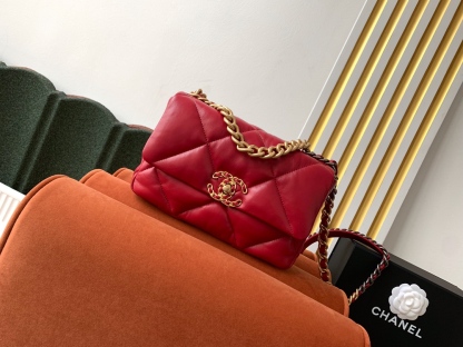 シャネル「Chanel」19 フラップ バッグ-ISETAN PRESTIGE CURATED