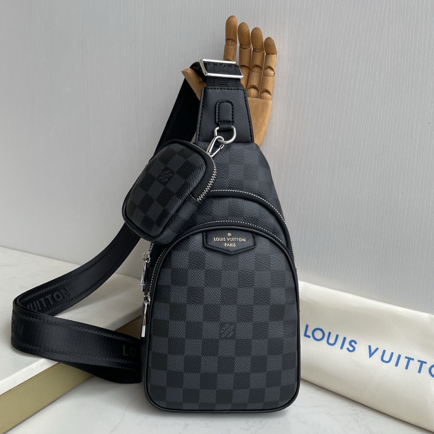 ルイ・ヴィトン「Louis Vuitton」ルイ・ヴィトン メンズ チェストバッグ / クロスボディバッグ 