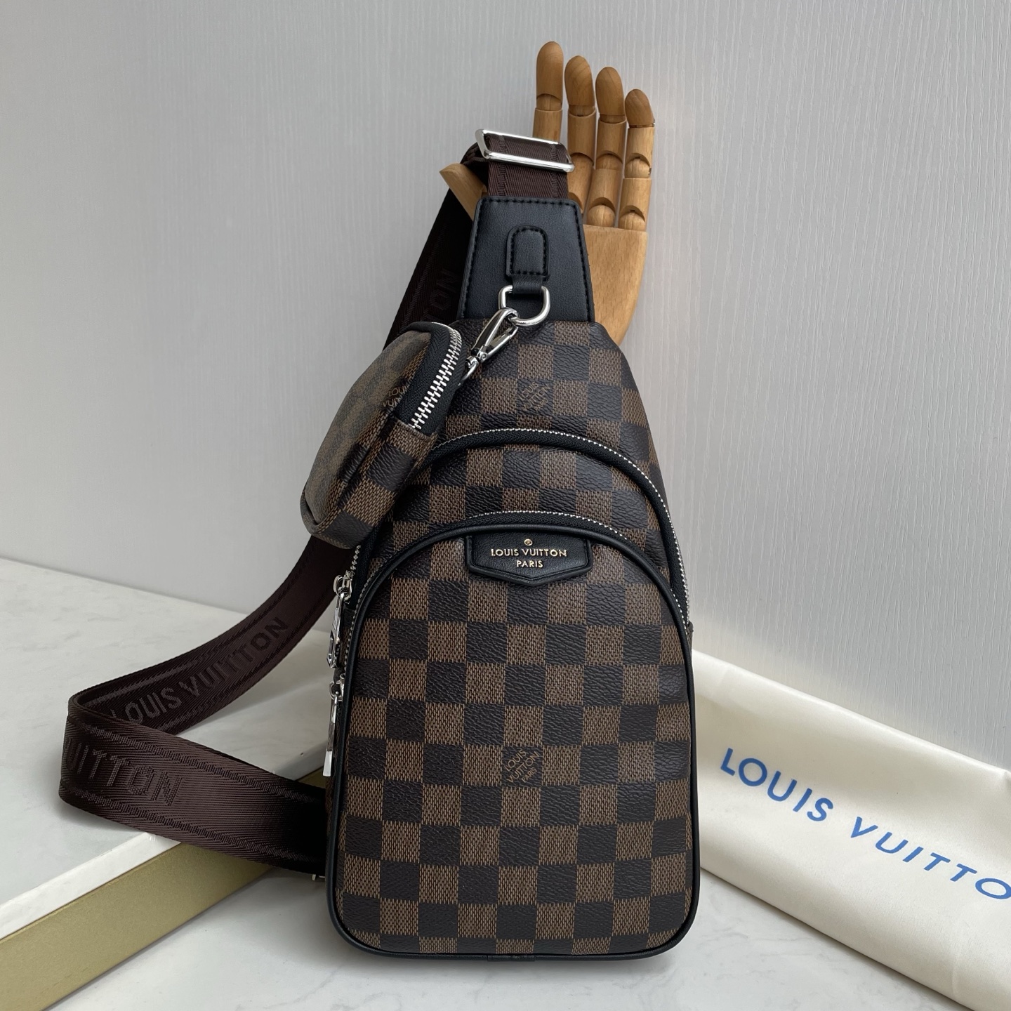 2026 LOUIS VUITTON メンズ チェストバッグ