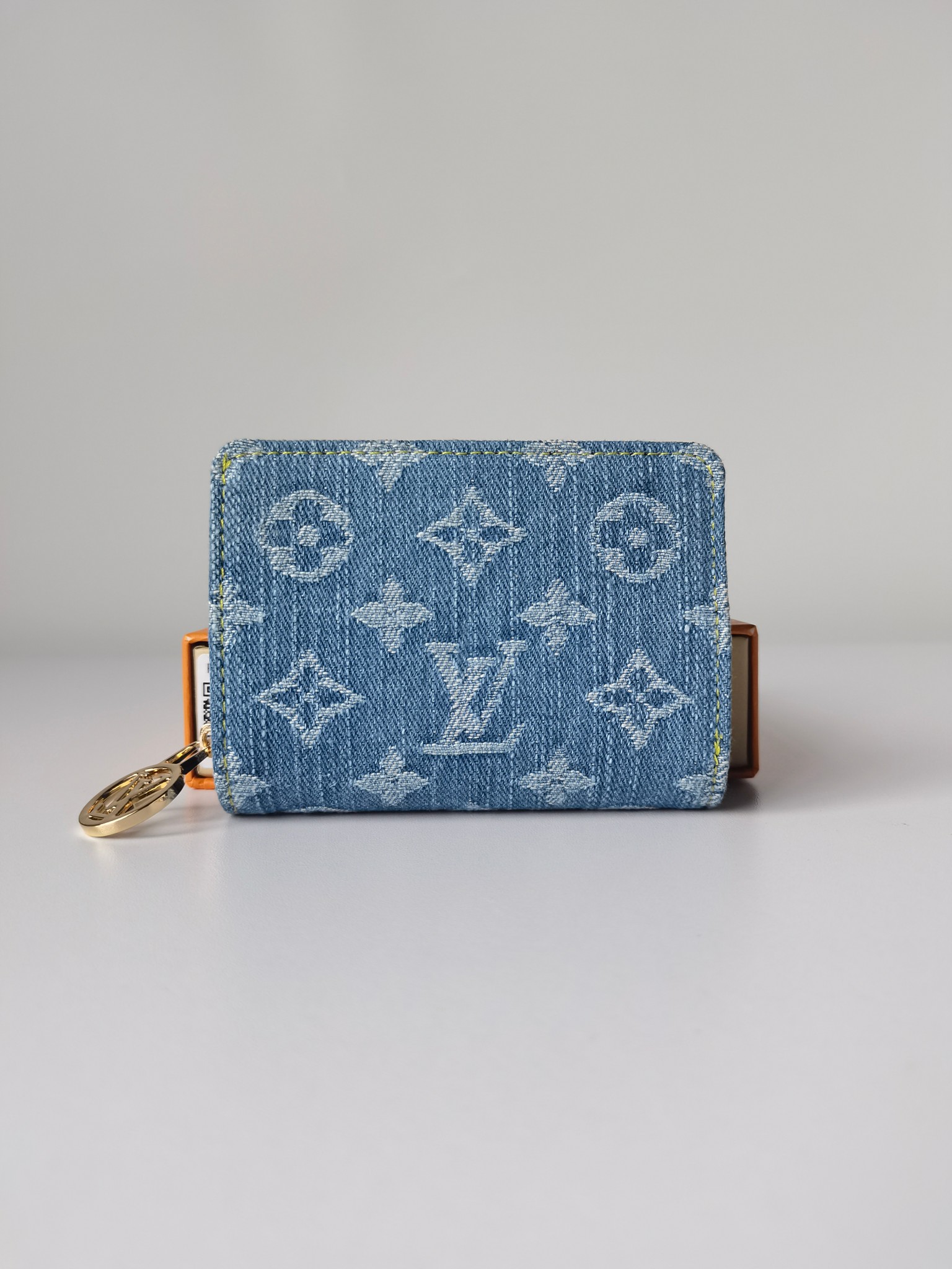 ルイ・ヴィトン「Louis Vuitton」ルイ・ヴィトン ポルトフォイユ・ルー ジッピー コンパクトウォレット M83160 / 二つ折り財布