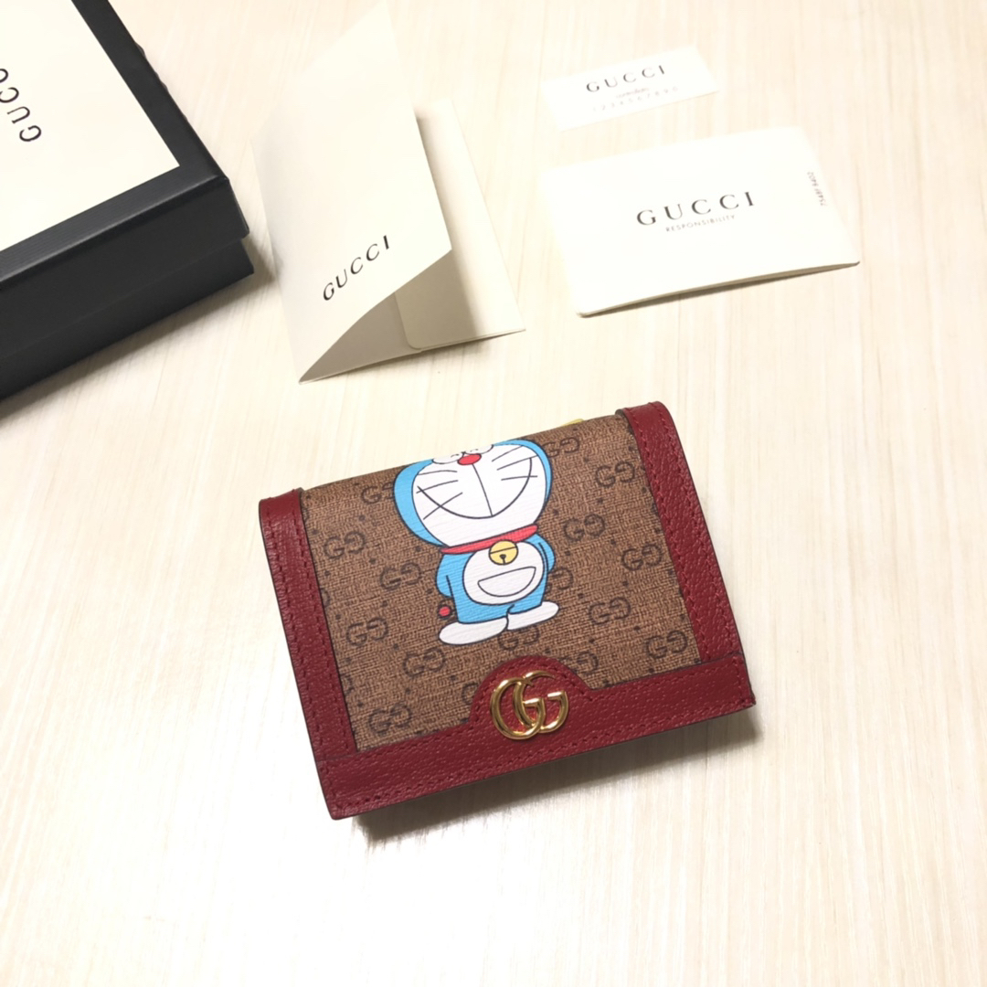 グッチ「Gucci」グッチ x ドラえもん「Doraemon」カードケース 「コイン＆紙幣入れ付き」