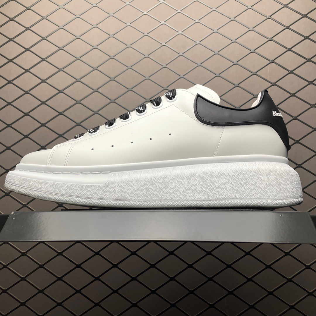 バーバリー「Burberry」アレキサンダーマックイーン オーバーサイズ スニーカー / レザースニーカー