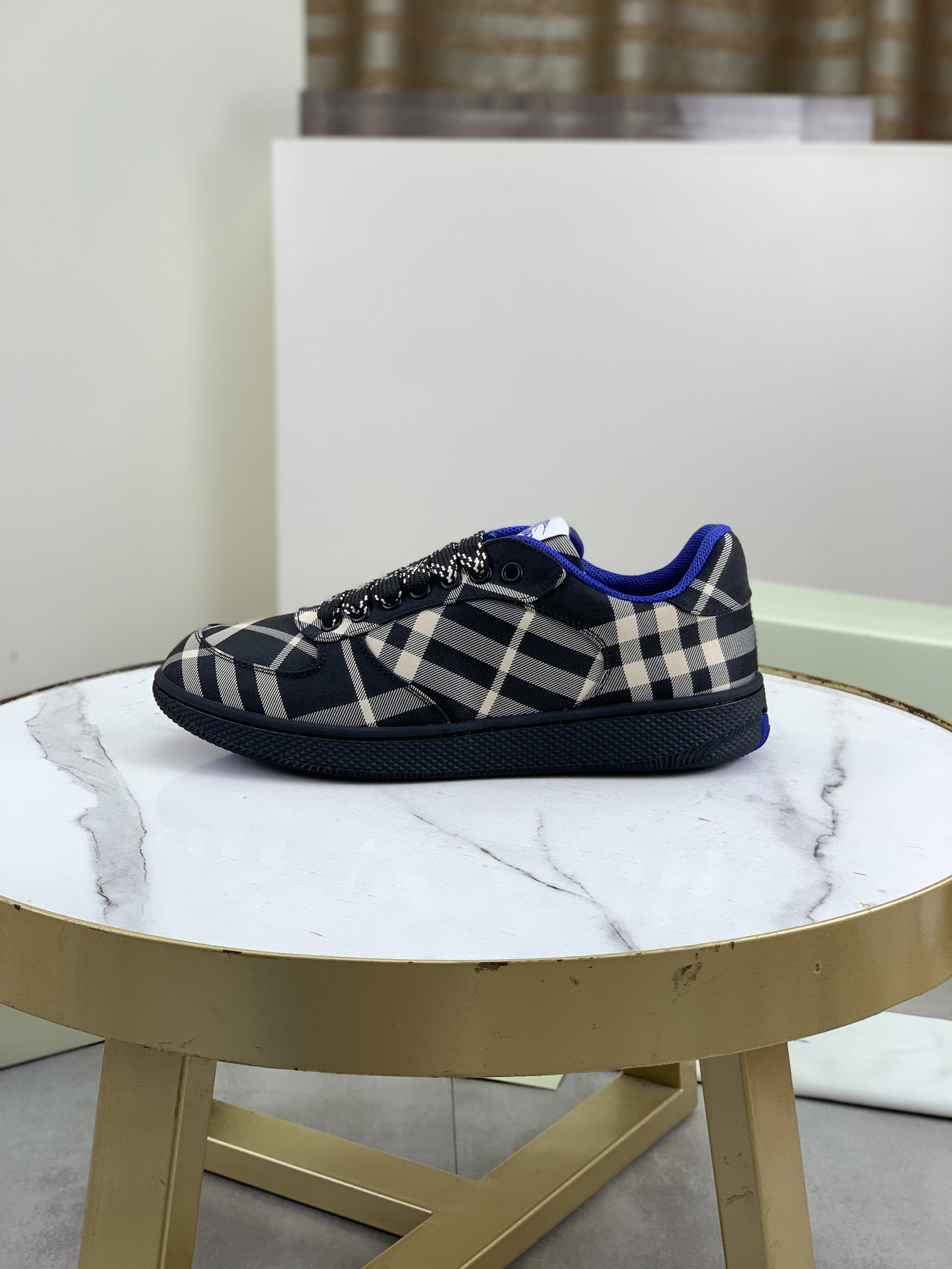 バーバリー「Burberry」バーバリー テラス スニーカー / レザースニーカー