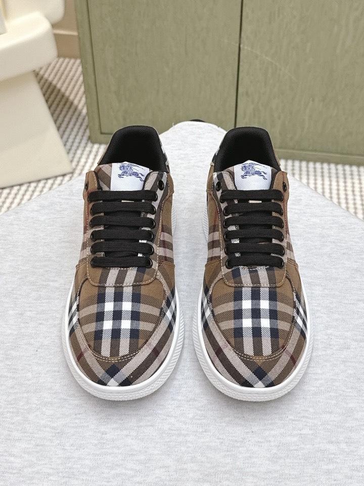 バーバリー「Burberry」バーバリー テラス スニーカー / レザースニーカー