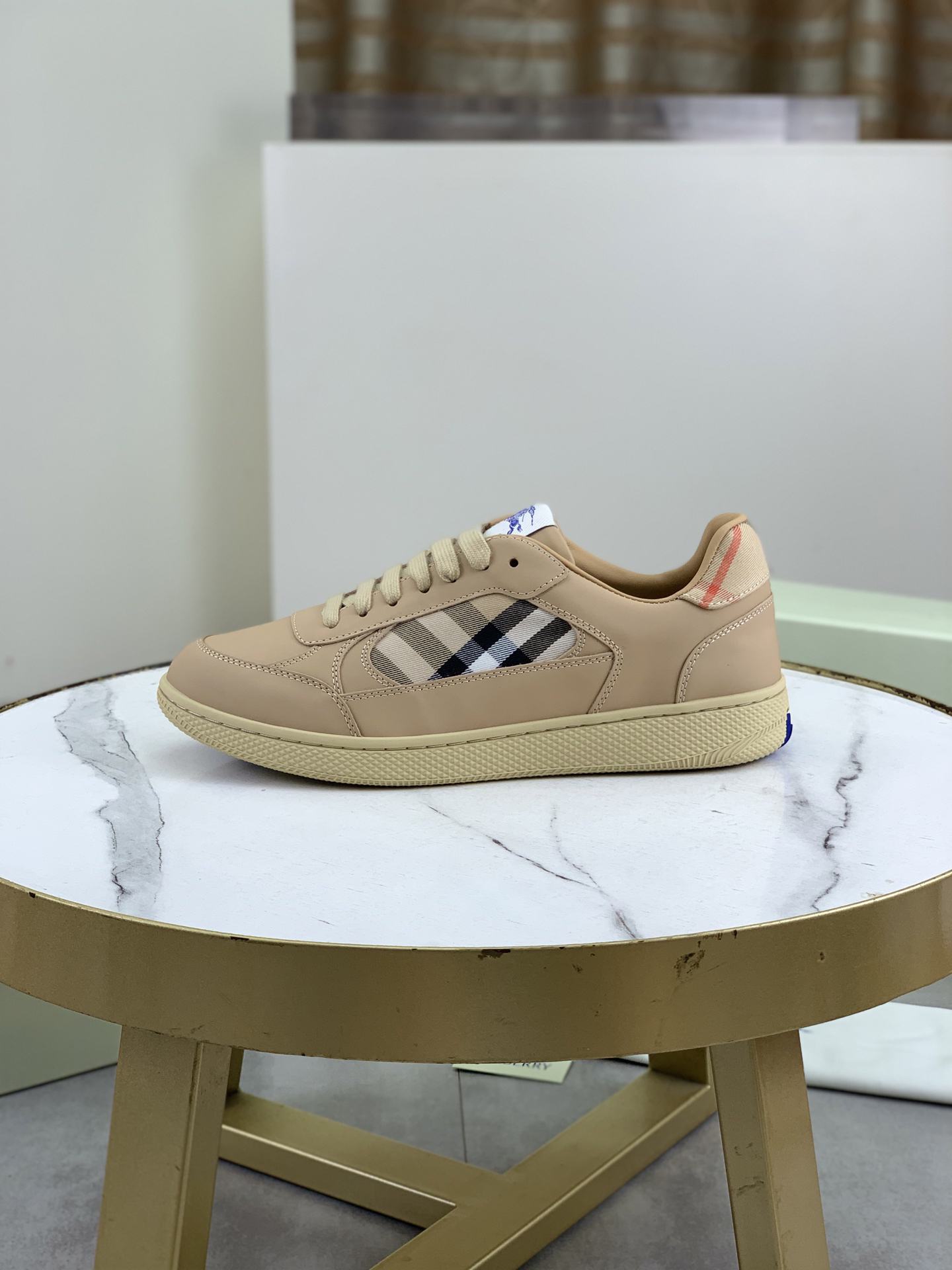 バーバリー「Burberry」バーバリー テラス スニーカー / レザースニーカー