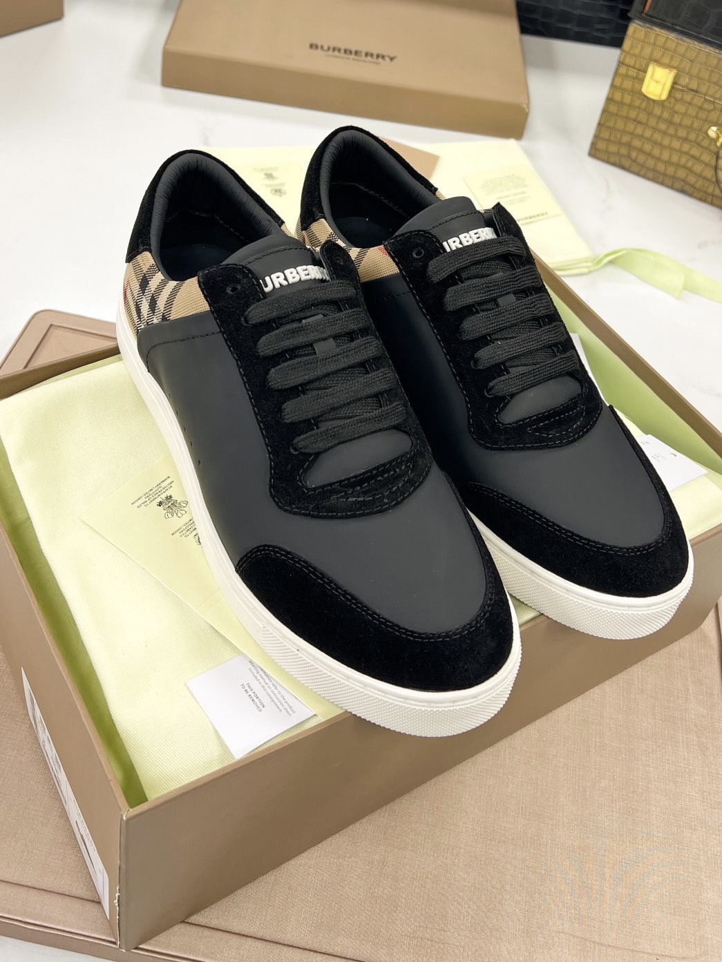 バーバリー「Burberry」バーバリー テラス スニーカー / レザースニーカー