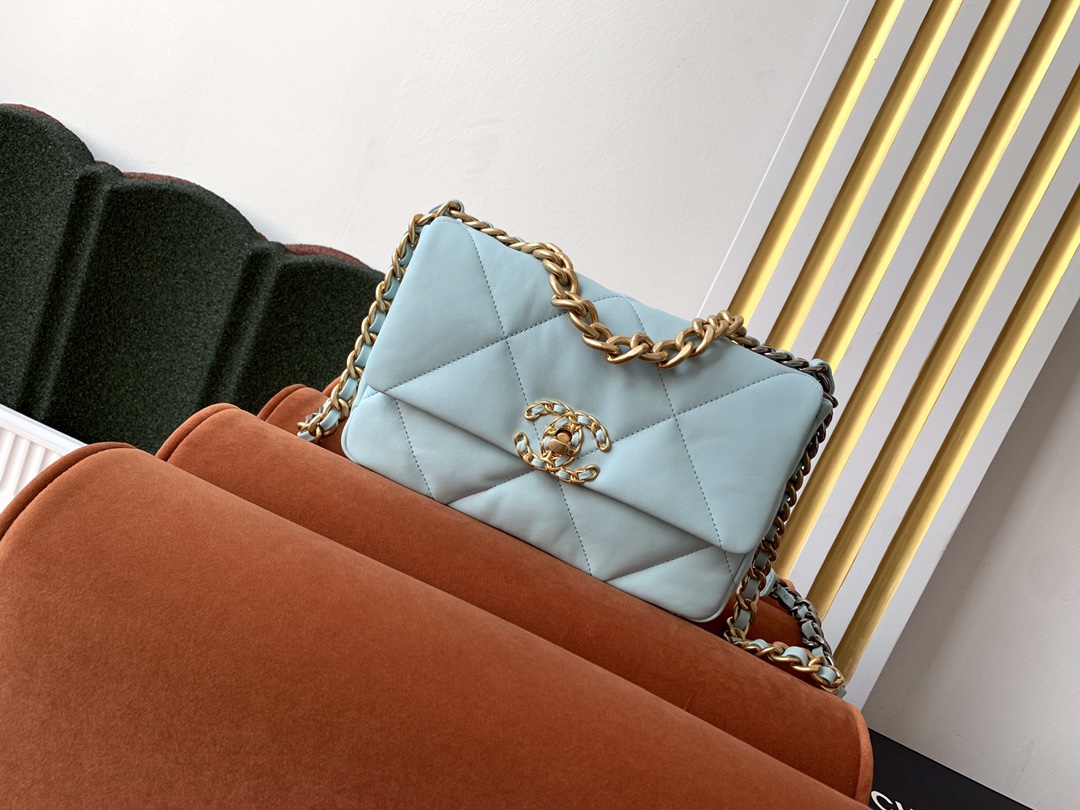 シャネル「Chanel」19 フラップ バッグ-ISETAN PRESTIGE CURATED