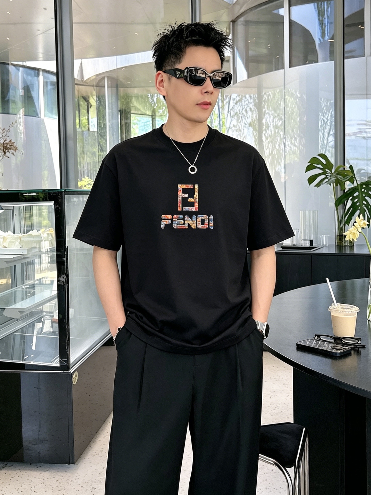 フェンディ「Fendi」ロゴプリントTシャツ / ショートスリーブ クルーネック